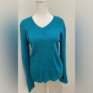 Ladies Jones New York Sport ribbed v-neck sweater in blue.Large